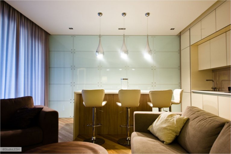 Современный дизайн кухни совмещенной с гостиной фото