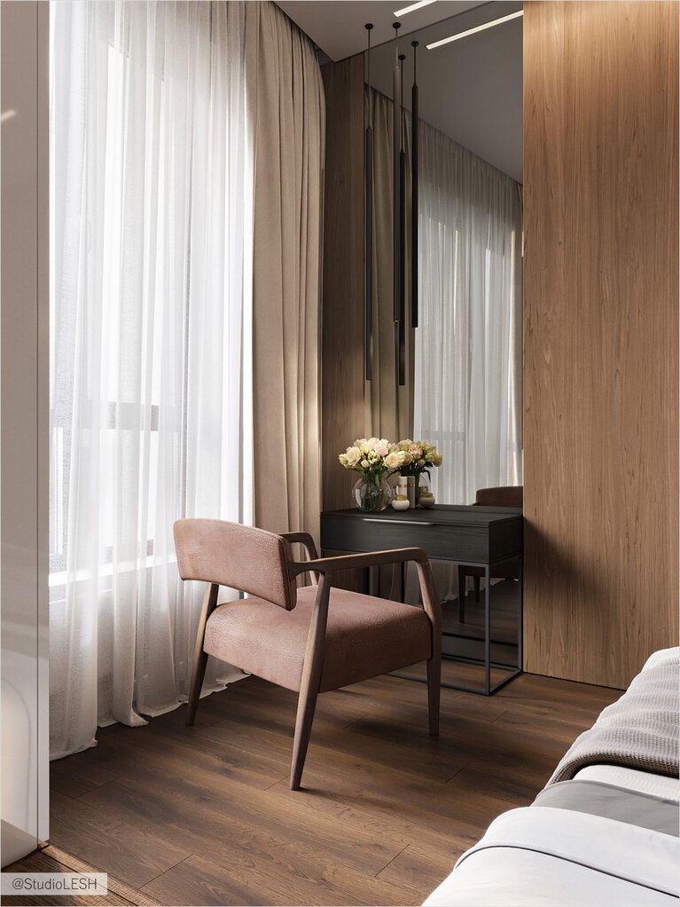  Dressing table and mirror on the floor