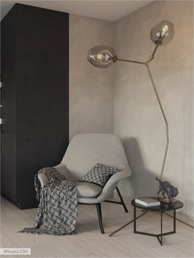 Удобное кресло в прихожей