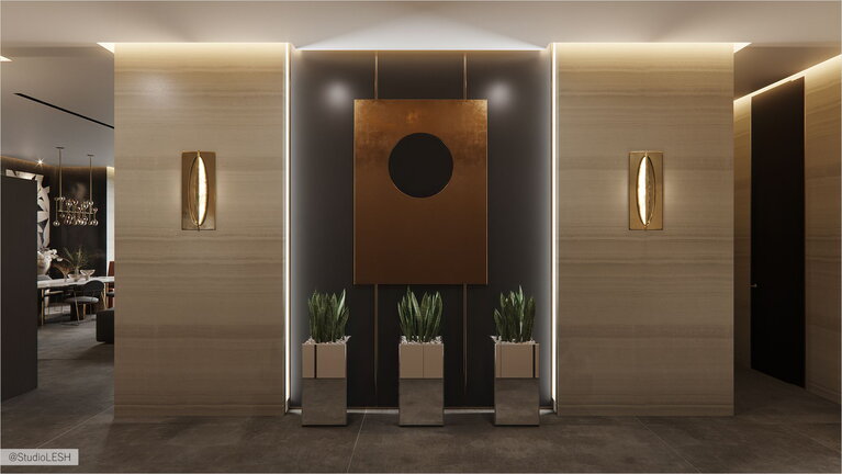 Шикарная стена в коридоре с декором 