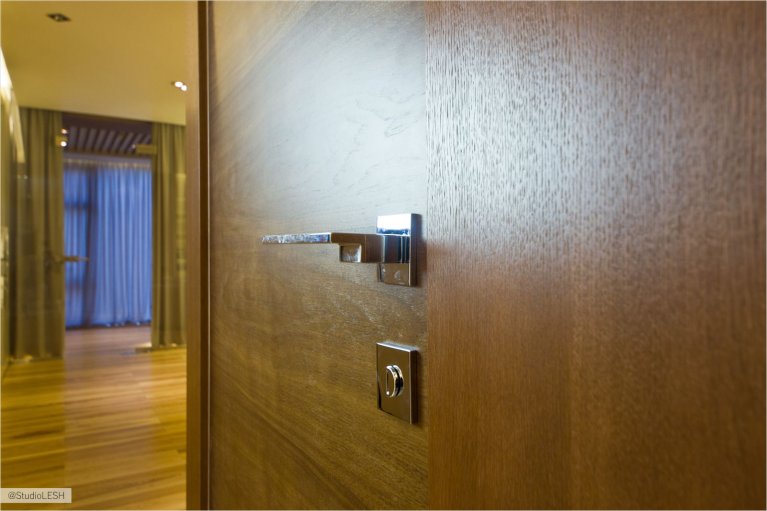 Межкомнатная дверь со скрытой коробкой фото 