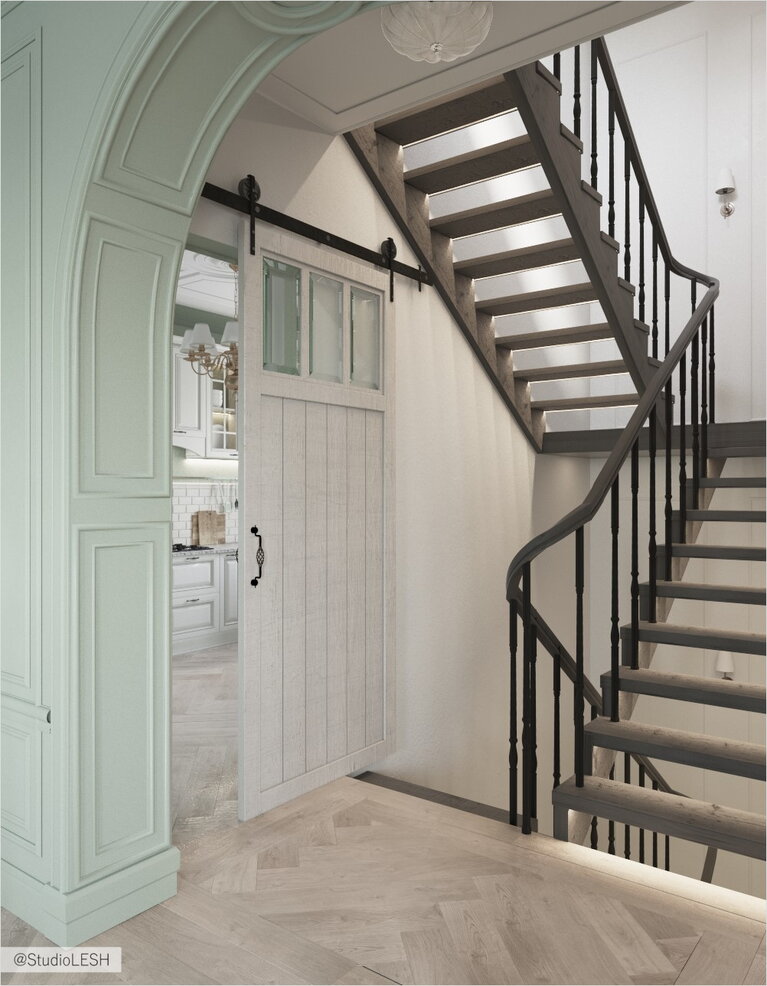 Лестница дома в классическом стиле