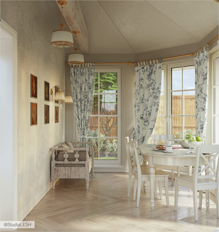 Веранда загородного дома в пригороде СПб