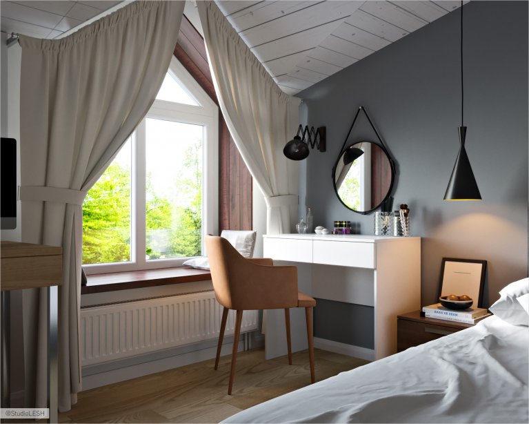 Столик для маникюра на мансарде