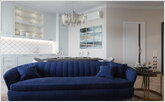 Большой синий диван в гостиной